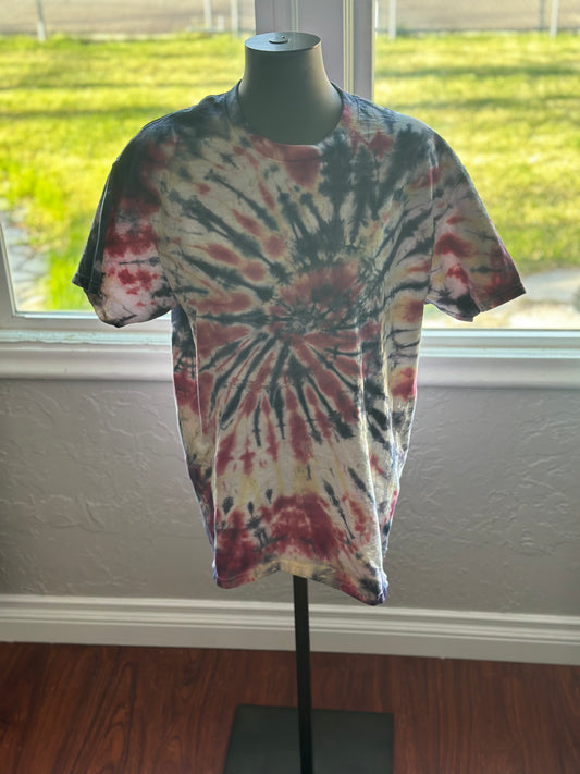 Black & wine spiral Tie-Dye tee