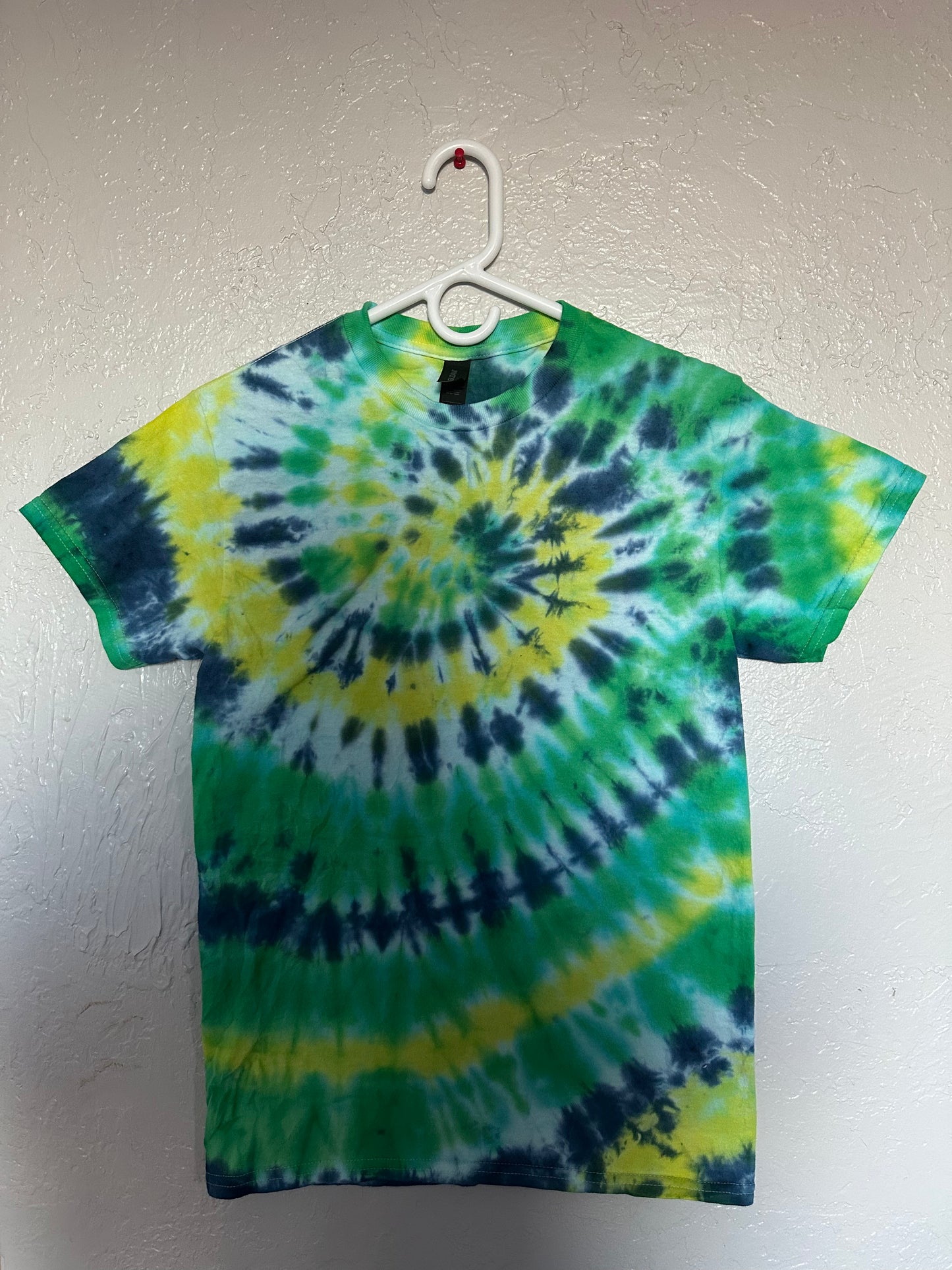 Green Spiral Tee size small