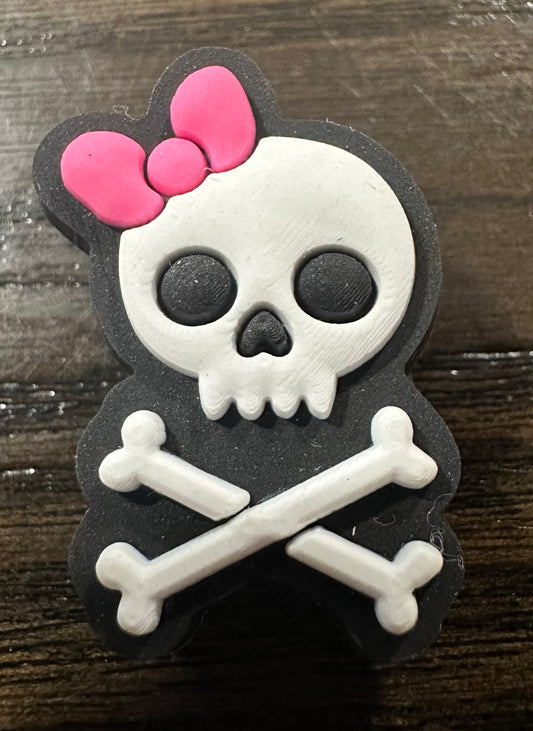 Skull & cross bones shoe charm
