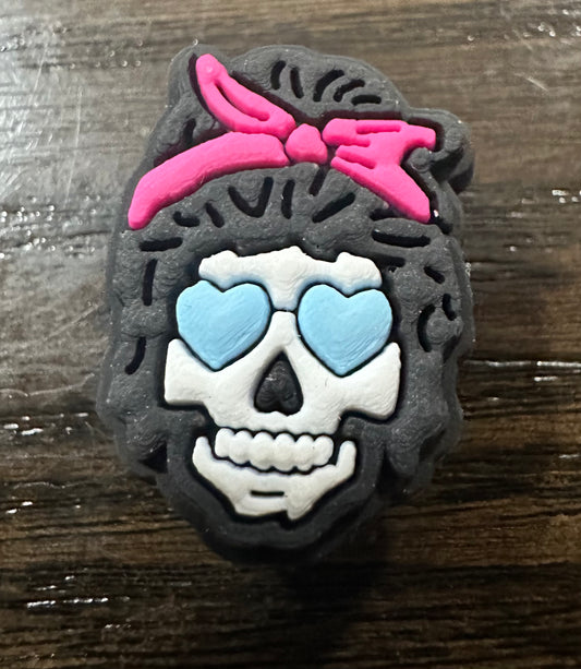 Skull w/bow shoe charm