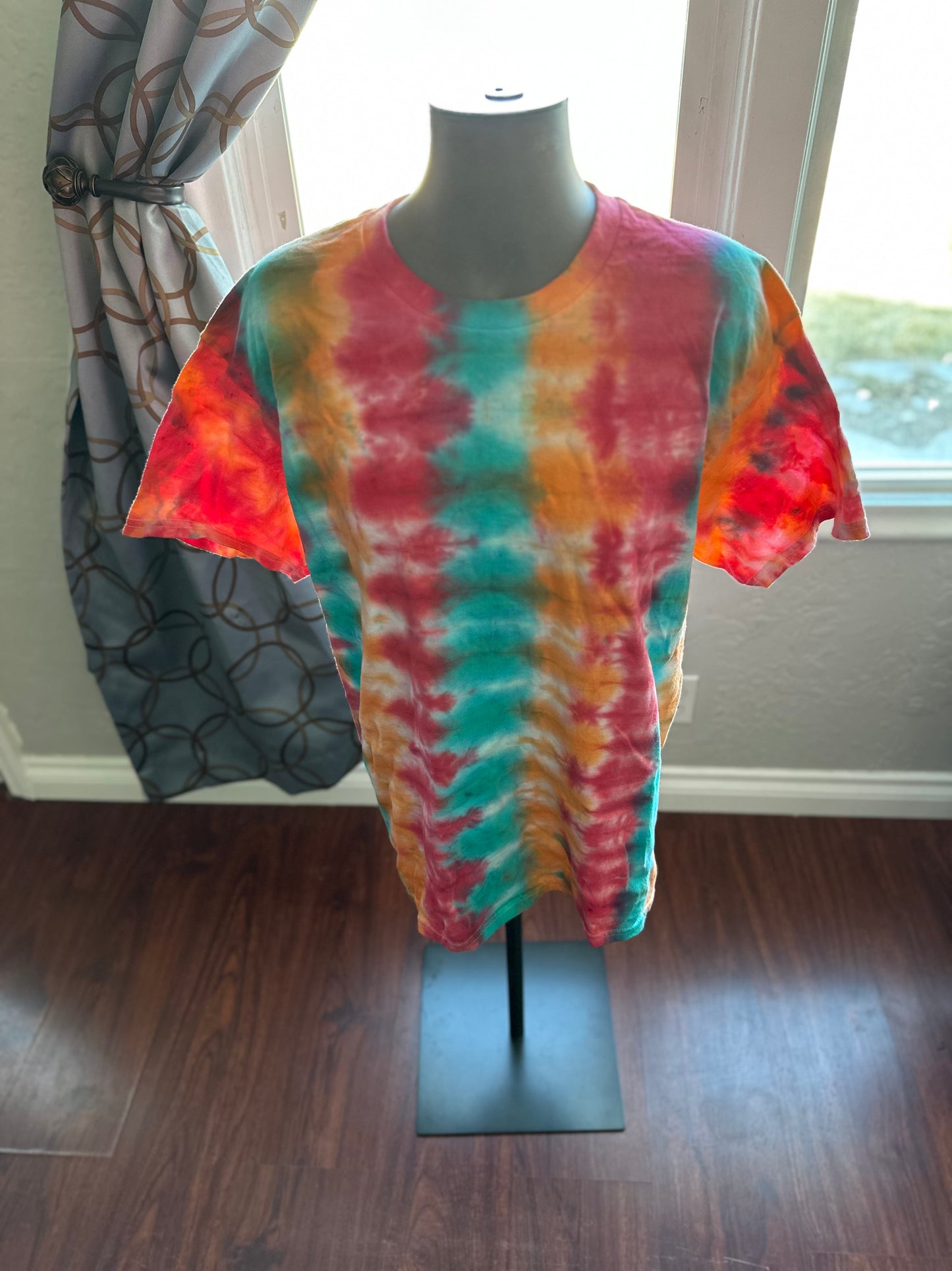 Sherbet Accordion Tie-Dye tee size large
