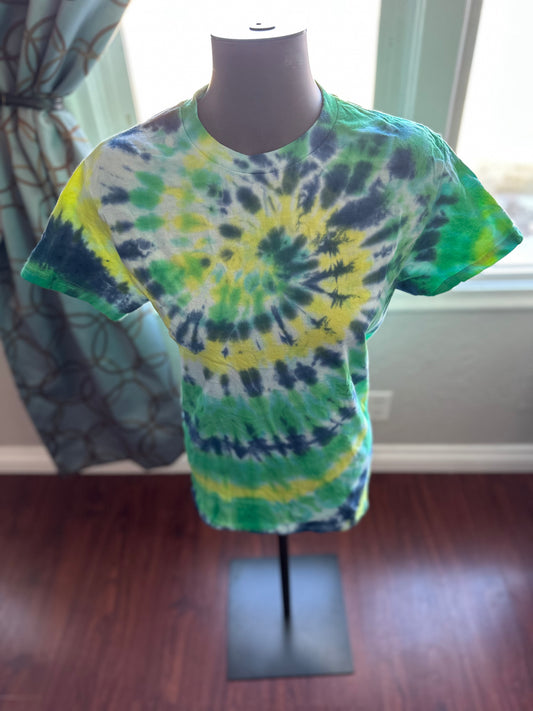 Green Spiral Tee size small