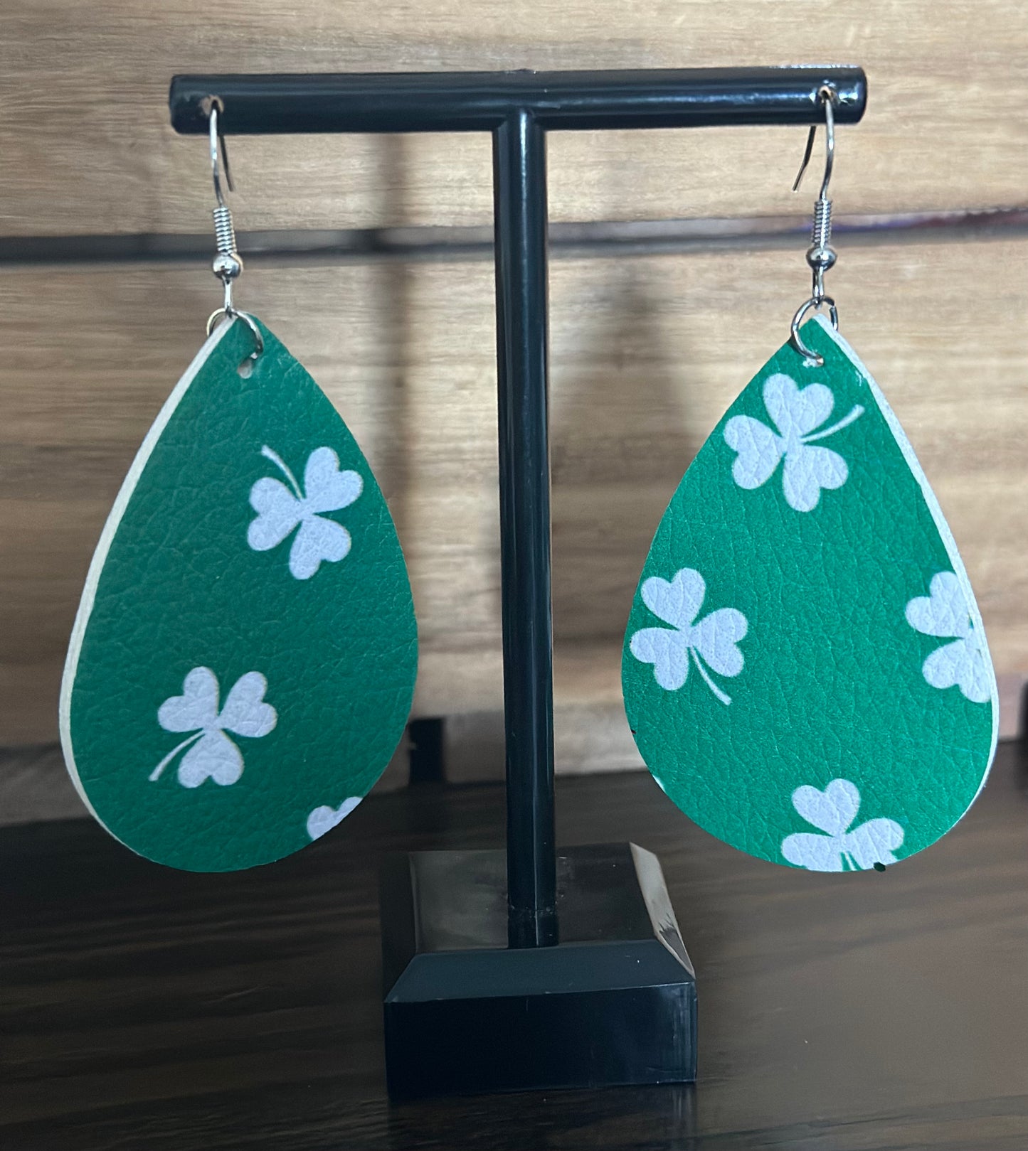 Clover Teardrop earrings