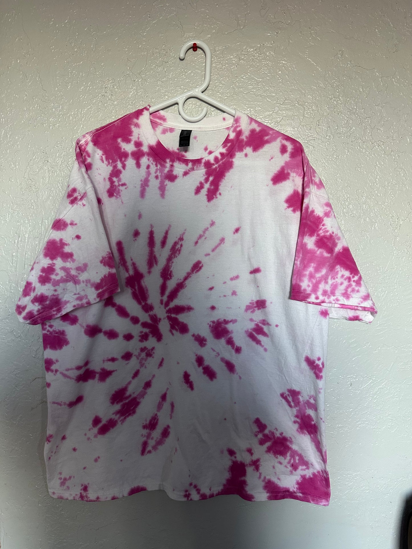 Fuchsia splash Tie-Dye tee size 2XL