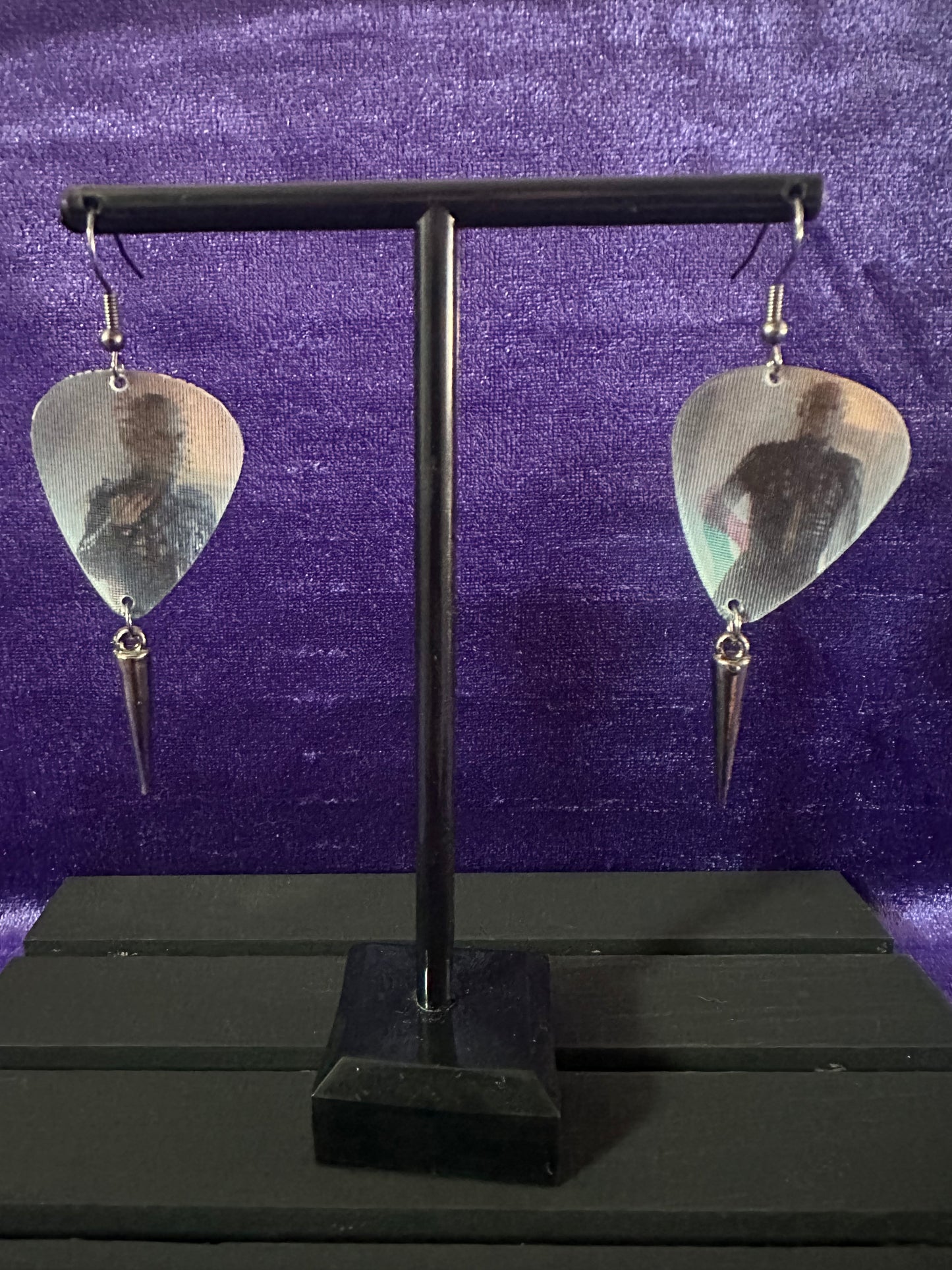 Hellraiser motion Guitar pick earrings