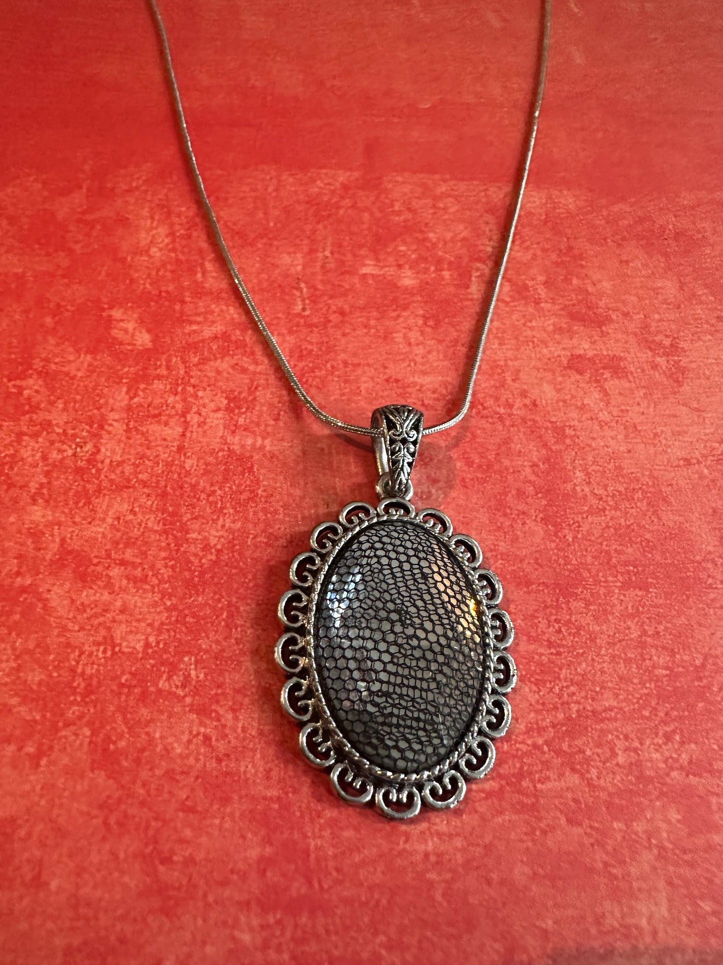 Cabochon Pendant Necklace